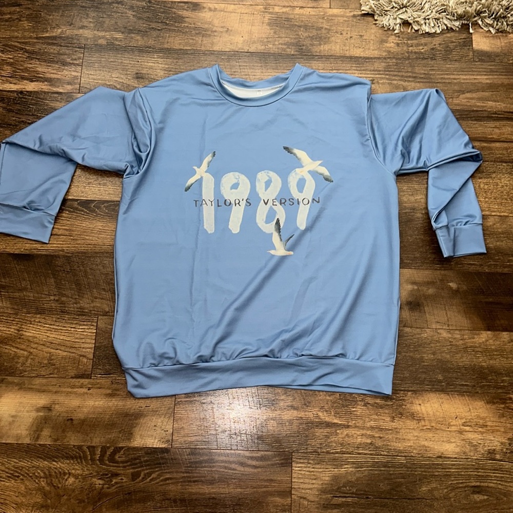 Taylor Swift 1989 women’s crewneck
